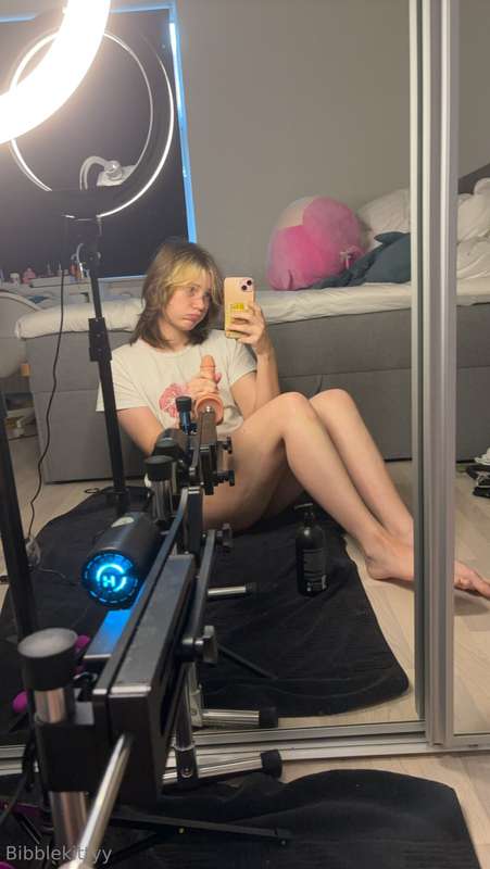 Scroll to see me test my new fuck-machine for the first time..