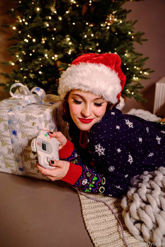 Happy Holidays everyone! I hope the end of the year isn't to.. 9