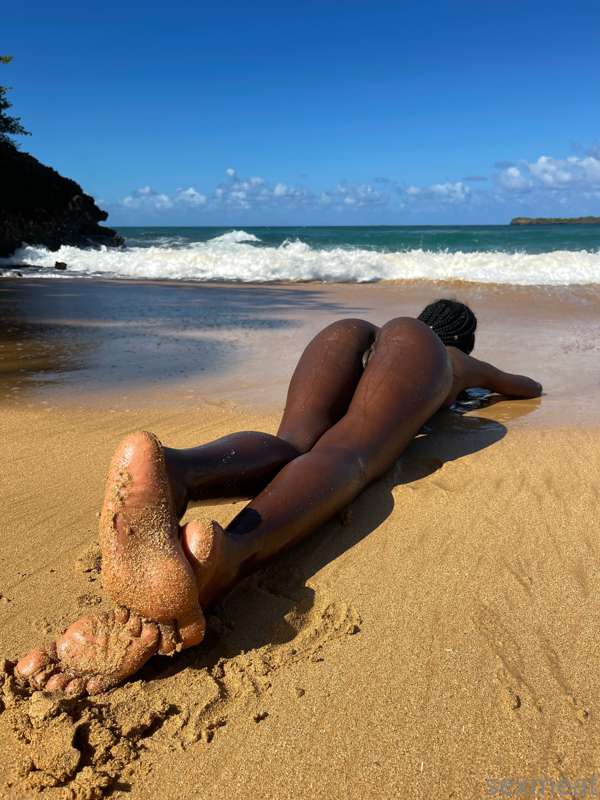 Being naked on a beach just feels right 👌🏿
