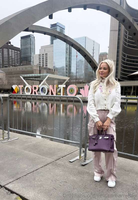 I had such a fun little weekend trip in Canada💜