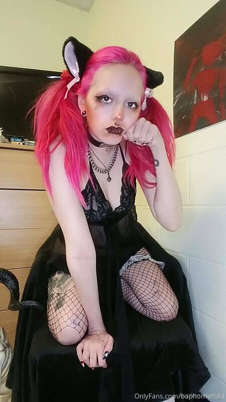 fund me for a maid dress to wear on here <3 4