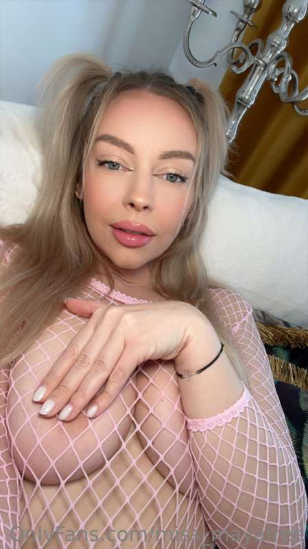 🚨**Wanna see anything and everything of me?**  **Click here*..