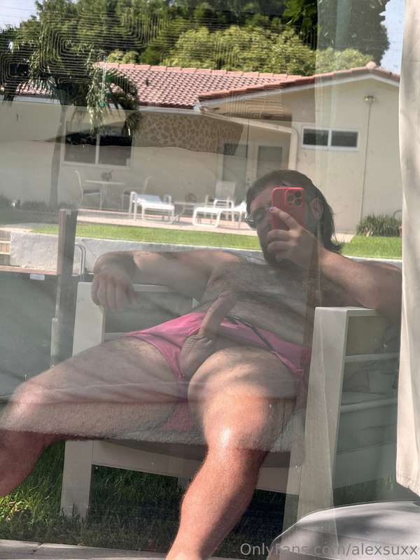 why would u ever be inside as a Floridian it should be illeg.. 3