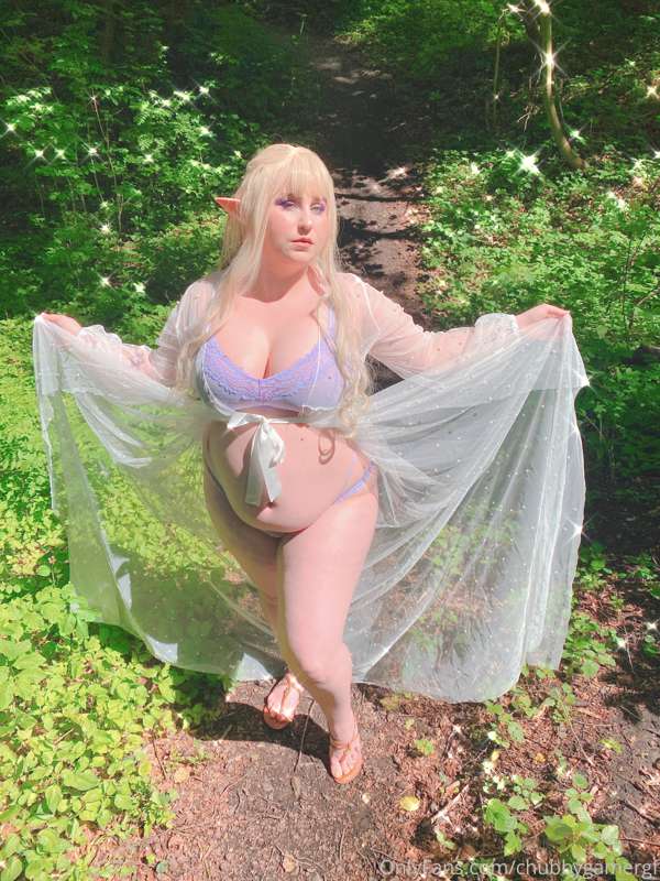 I'm currently editing pictures. I once again cosplayed as my.. 1