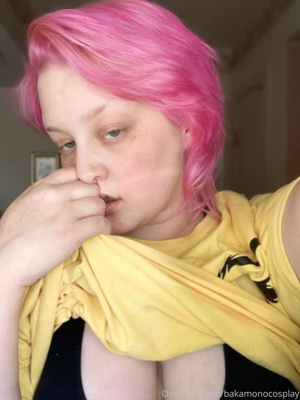 Good morning I took way too many selfies. Fat thiddies under..