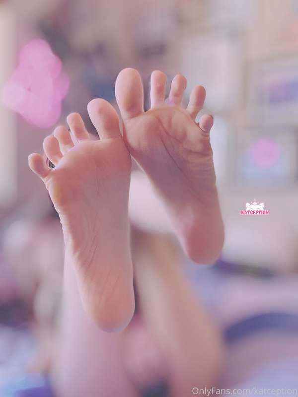 More feet pics! I am using some non nude photos to promote m.. 8