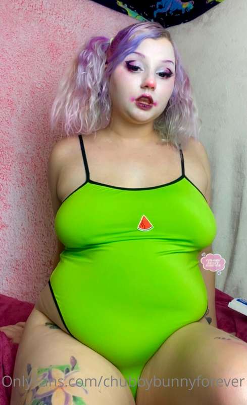 😳 shy clown girl 4