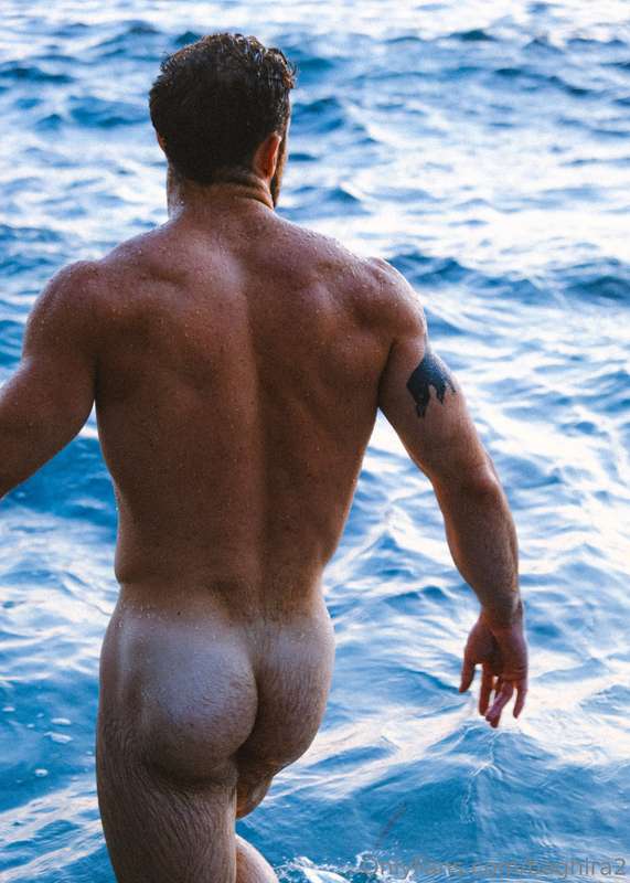 Did a super cool shooting while on vacation🌊. Might be more .. 1