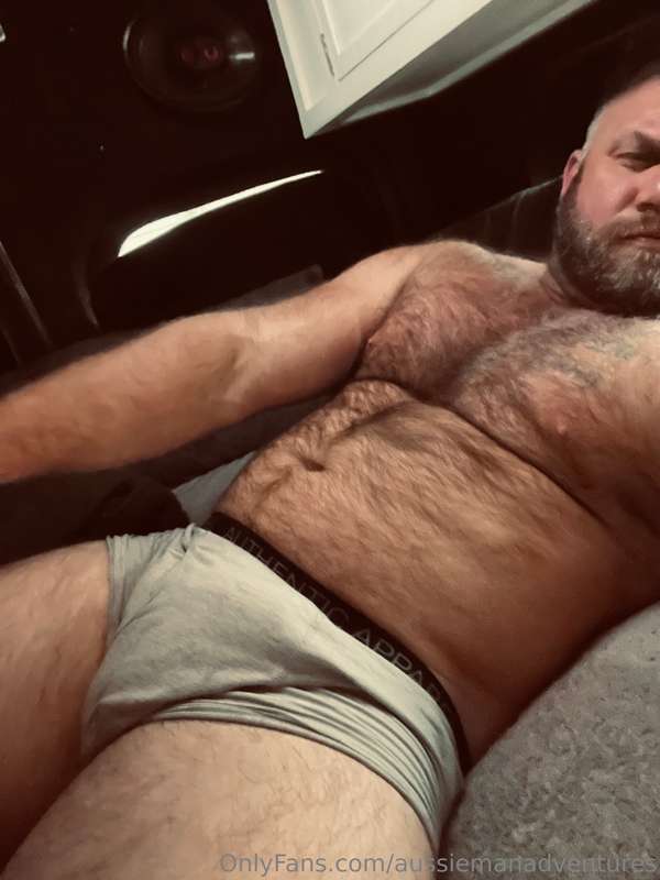 Undress me to see my big vein..!! 