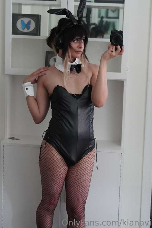 Hiyaaaaa!! Here are the rest of the bunny pics I took from y.. 3