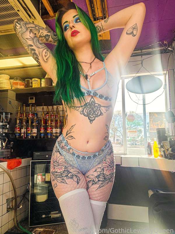 Gothiclewdityqueen - Fansly - 01 Apr, 2025 1