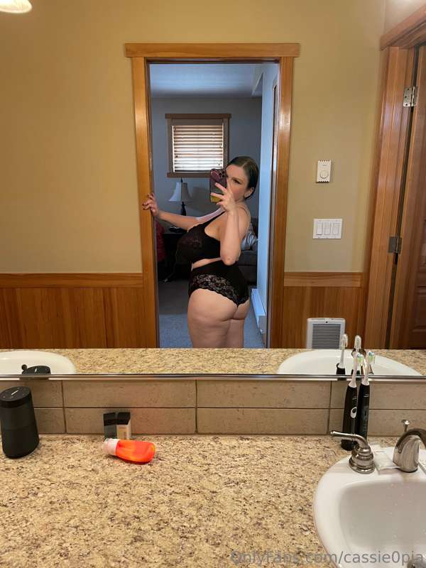 Piece by piece. Forgot to take one fully clothed 🤭 6