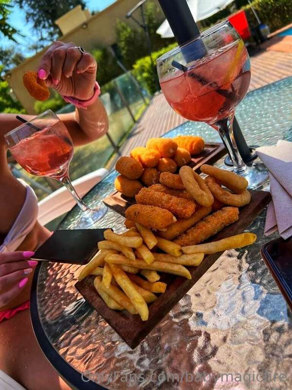 This is how I have a good time... Sun, pool, a drink, delici.. 1