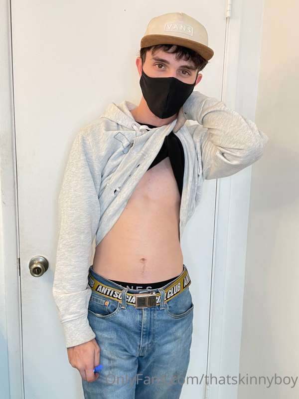 My birthday is in 5 days, does anyone want to buy my a gift?.. 27