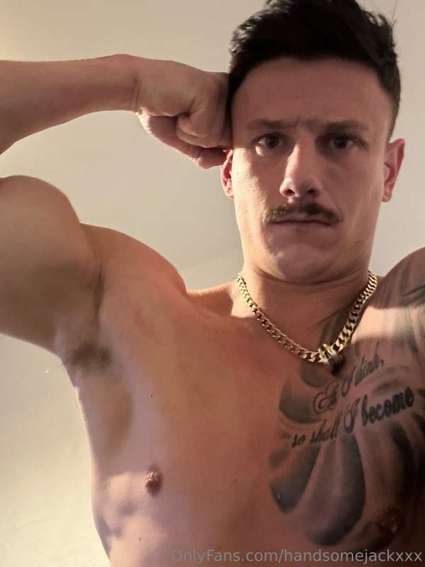 💪🏽👨🏽
