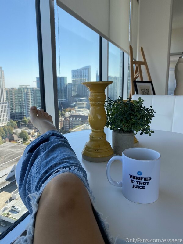 hiiii i’m finally settling into my new place and i’m without..