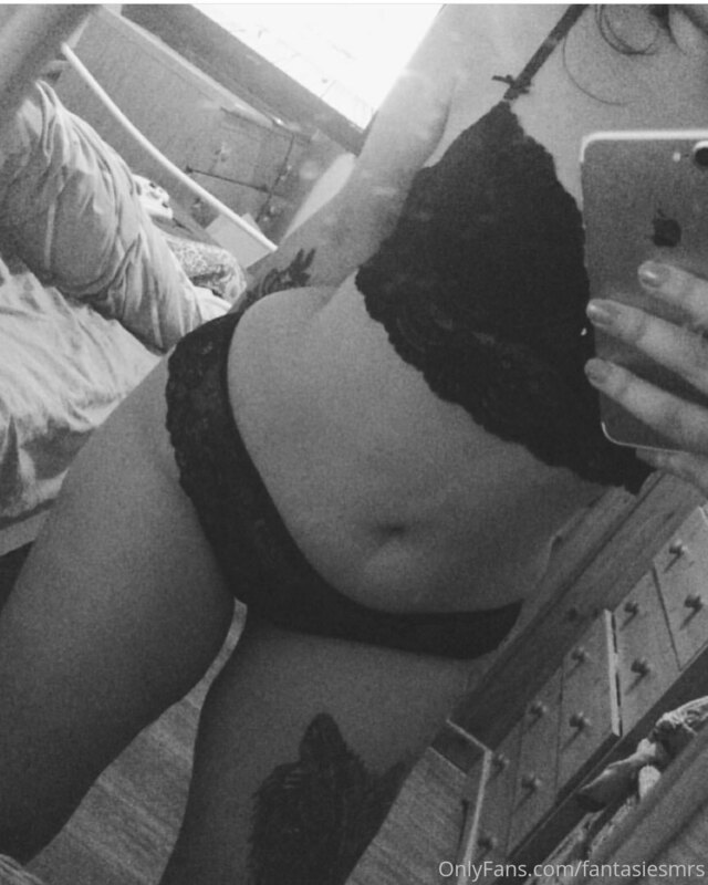 What colour lingerie is your favourite? ???