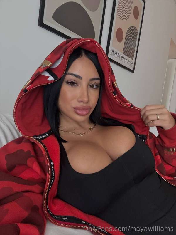 You’ve gotta check out Mia @miakeller ❤️Her content goes har..