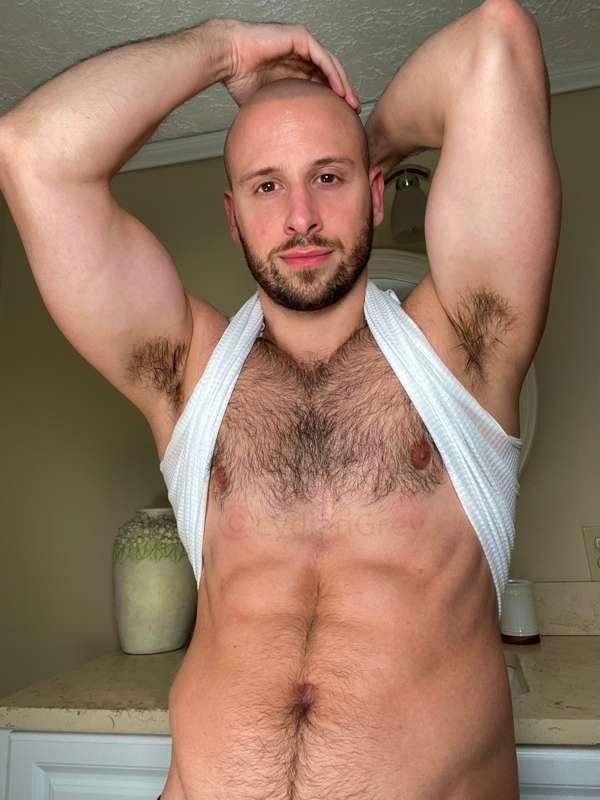Swipe left to see my pits dripping n ripe 💪 👃
… to be contin.. 2