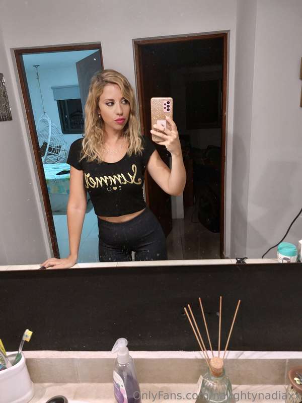 Home alonee! wanna cum?