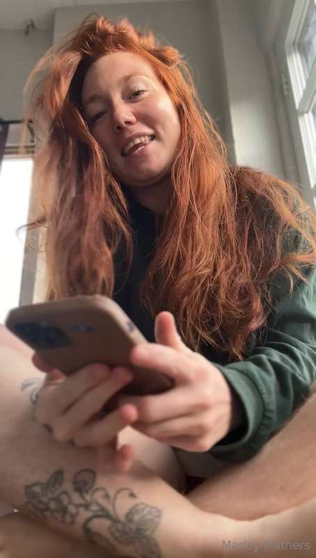 lazy mornings, messy hair 😏🍃