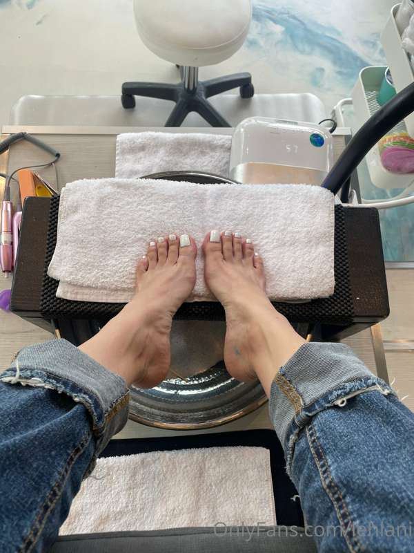 Suprise pedi is White 🤍 2