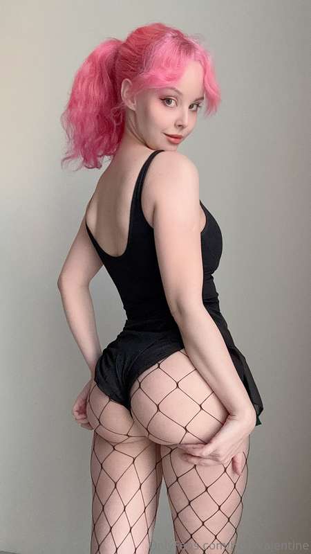 You’re about to get caught in my fishnets in 3...2...1. Oops.. 1