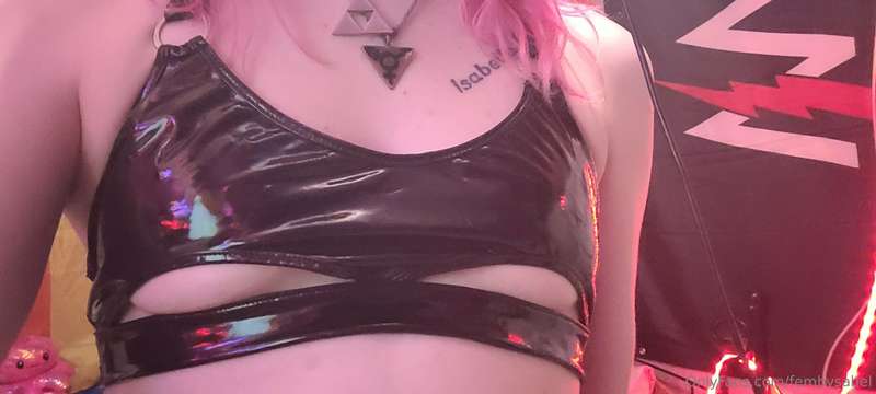 Underboob 💋