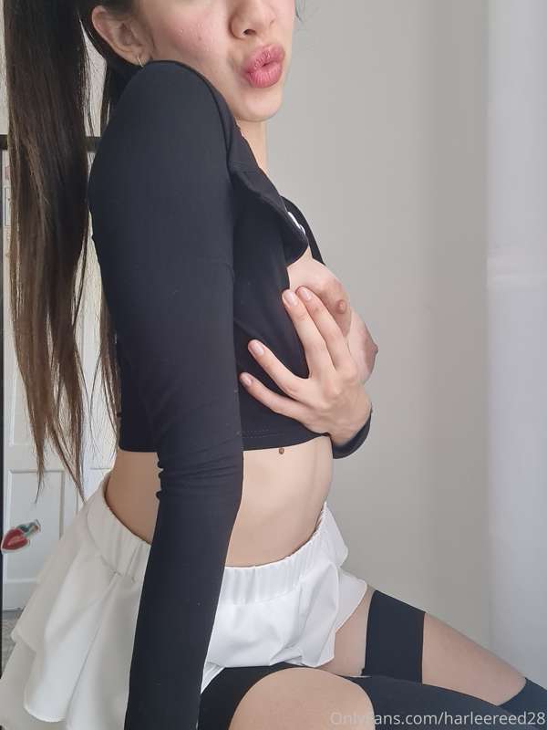A cute pic set of me 🤍🖤 21