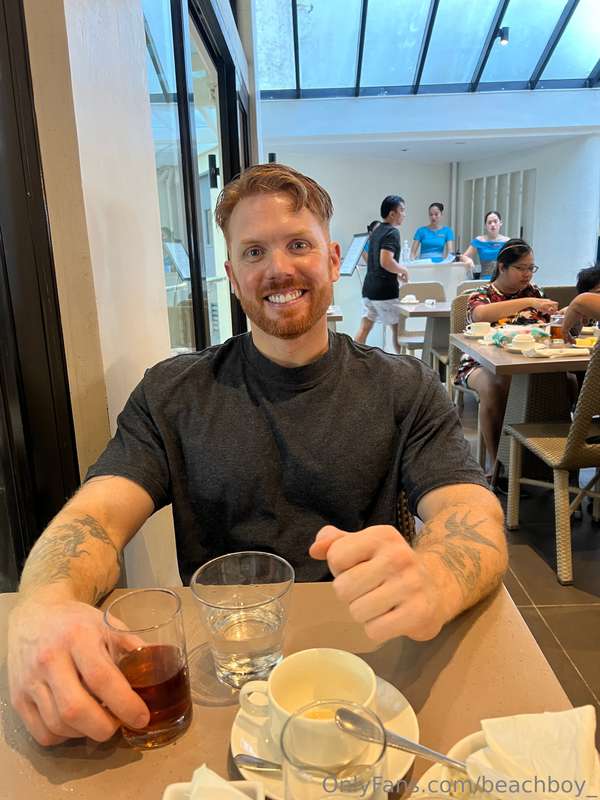 Hi baby! I’m busy in paradise… just a lil dump of content he..