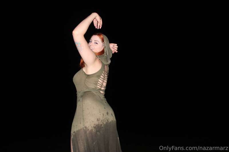 Naughty late night skinny dipping 😳 2