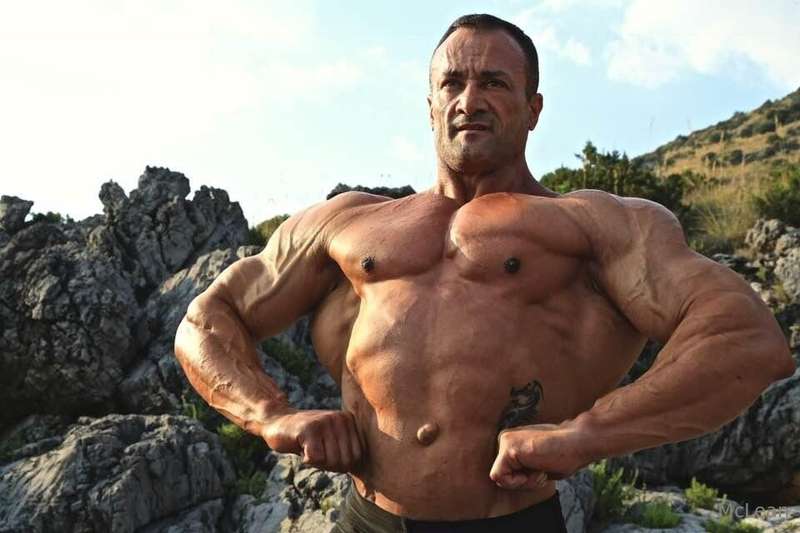 Throw back from Italy, working on new content thank you all ..
