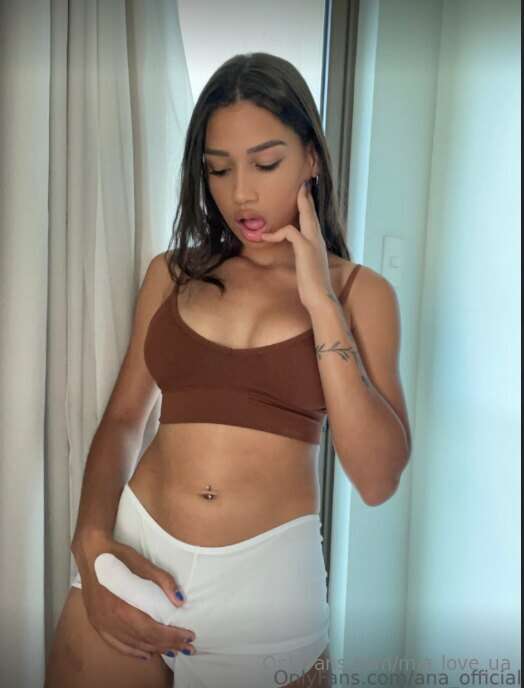 FREE SUBSCRIPTION 🫦The hottest girl with big tits @ana_offic..