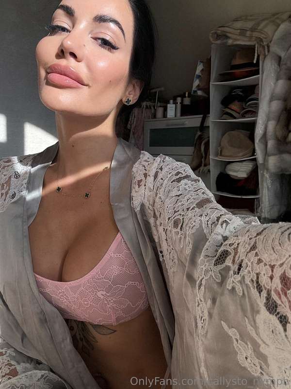 Mornings like these… sunshine, silk, and a smile that’s just..