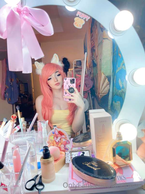 Just a little Fluttershy cosplay from stream!! 💕 tomorrow i ..