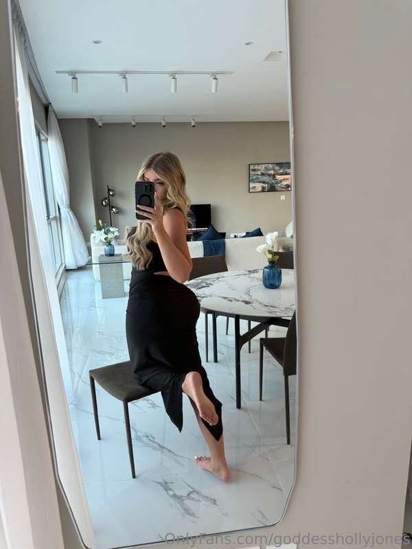 Feet in your face, cock in a cage Perfect balance. 👣🔒