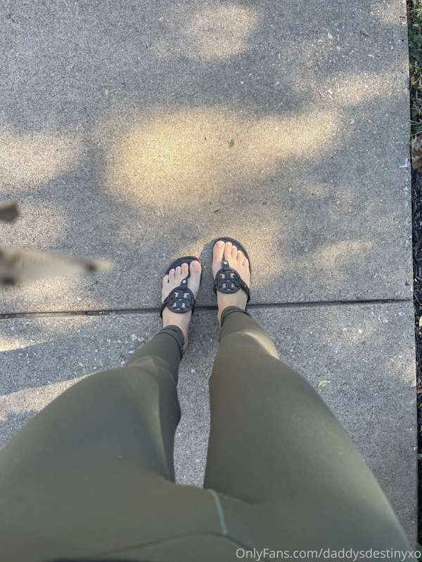 Happy Toesday!! Y’all are lucky I live in the south and get .. 1