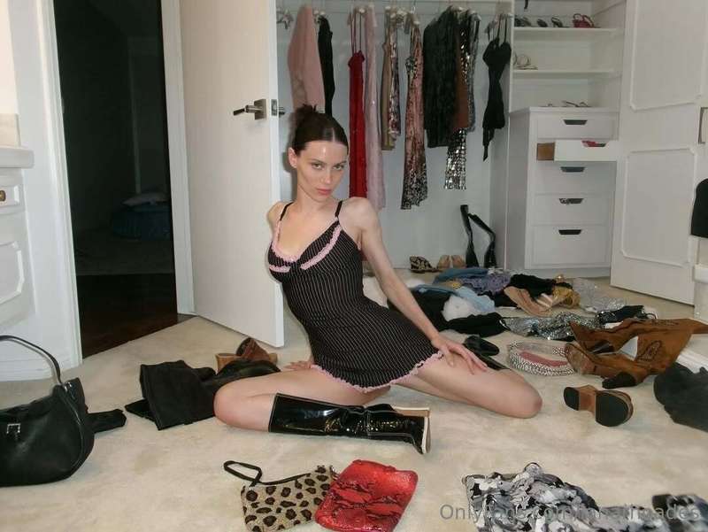 a littleeee messy just how you like it ;)