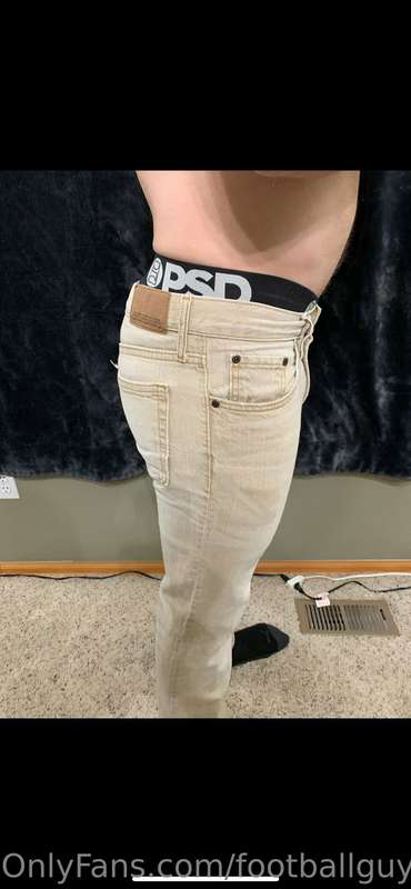 Sexy HOT muscular SGT having some fun showing off in his foo.. 5