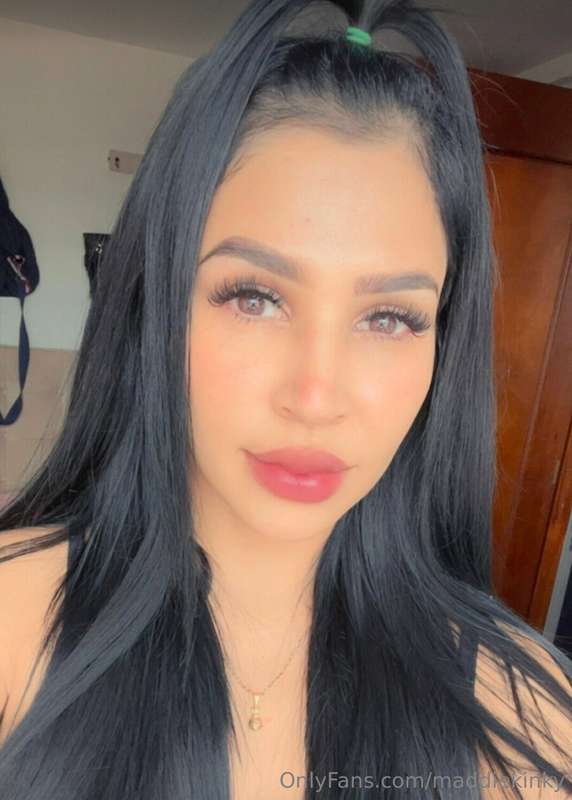 Maddiekinky - Onlyfans - 02 May, 2025