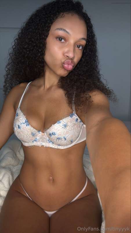 NEWW!!! @kaylinbradshaw Lightskin freak can please anyone🤪🤪 ..