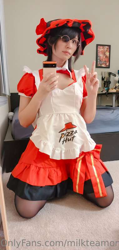 Pizza Slut part 2

October 2023 14