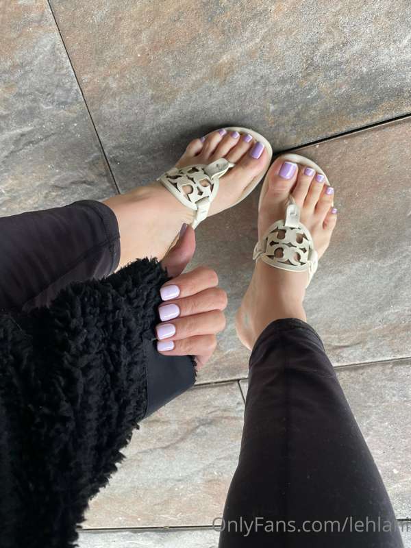 New spring Mani Pedi 💟 4