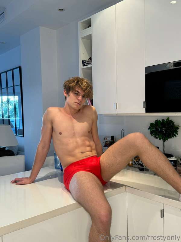 Hey babe, come take off my panties and bend me over🤤🥵