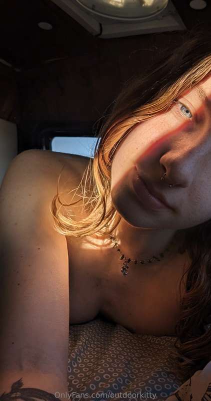 Kiss me where the sun touches🌞 1