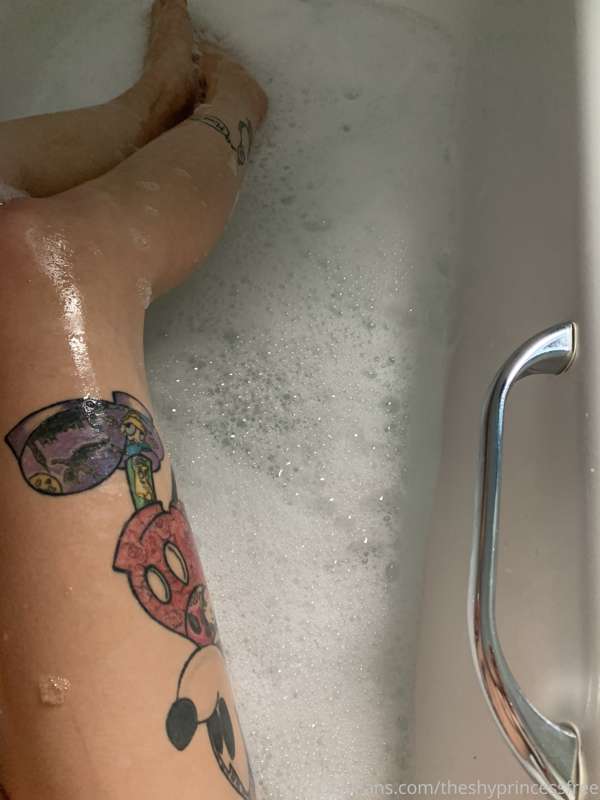 Everyone loves a bubble bath 😍💜