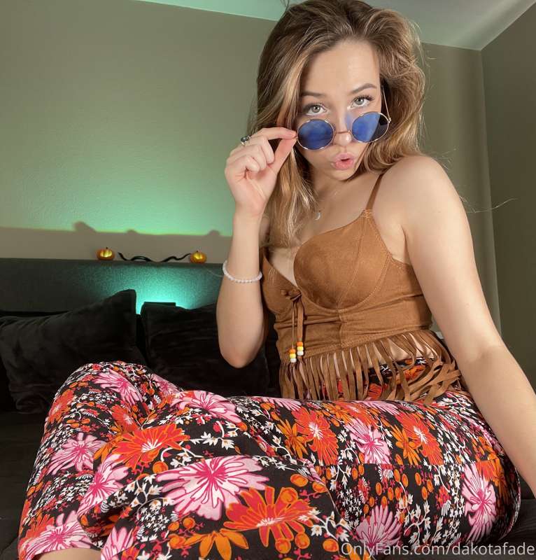 hippie chick 🌸💫☁️ 27