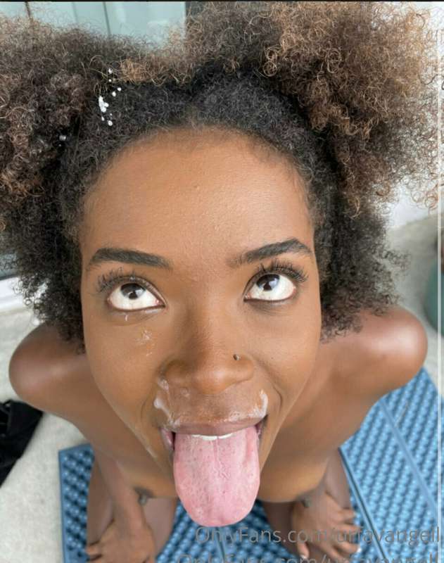new College teeeny @pinkpmocha loves to spread her pussy ope..