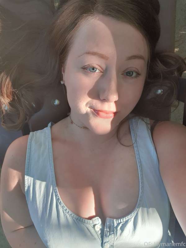 4 photos from my new photoset August Rose that's released on.. 2