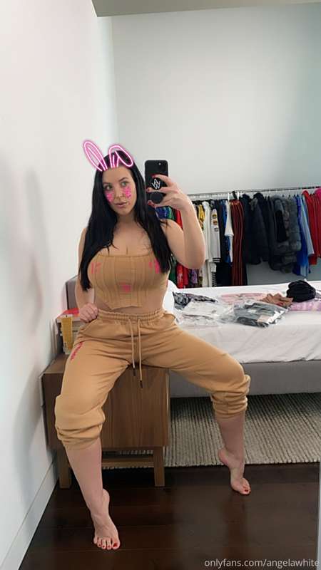 Like if you would suck my nipples through this mesh 😜 Which .. 7